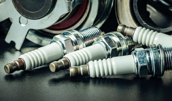 زمان مناسب تعویض شمع خودرو