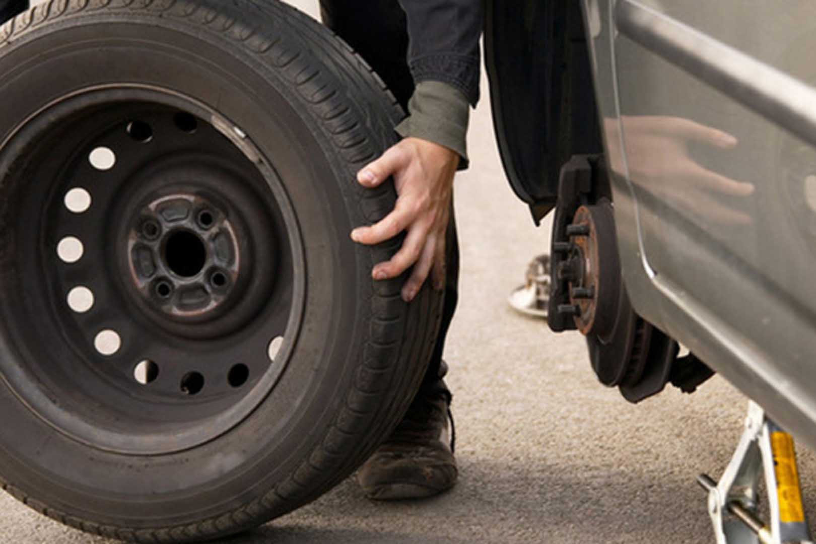 راهنمای تعویض لاستیک پنچر